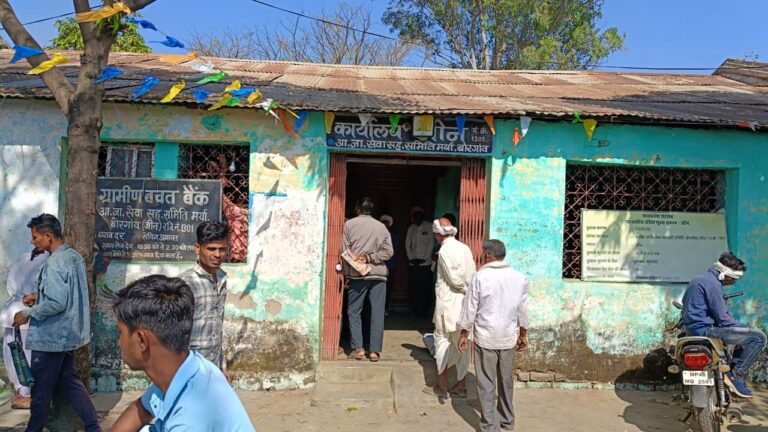 बोरगांव सोसाइटी के हैंडओवर के बाद भी खाली, किसानों को...